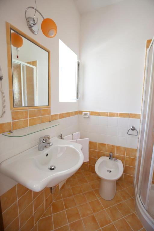 Single Room with Private Bathroom