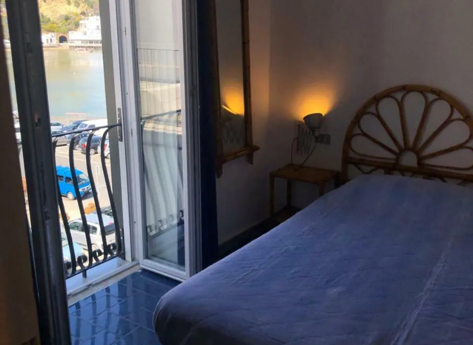 Visitponza - Le Stanze Sul Corso-1